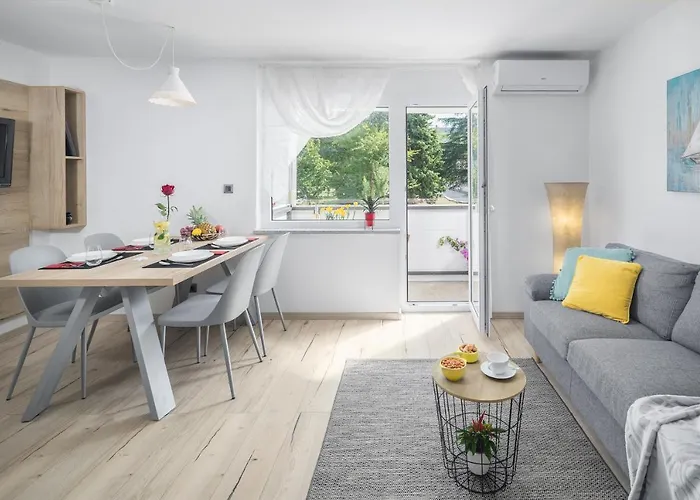 App***max Apartment *